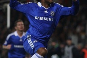 包含德罗巴连续七场比赛得分超过势不可挡，切尔西挑战极限！的词条