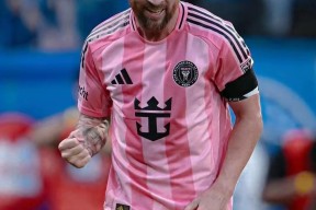 梅西迎来十赛季高光表现，DWG球迷沸腾！的简单介绍