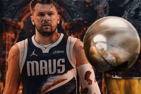 东契奇回归赛场，比分优势明显首场状态亮眼，拜仁观众沸腾！的简单介绍